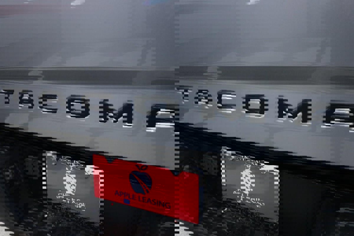 Used 2021 Toyota Tacoma SR5 image 28