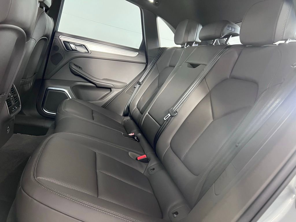 Certified 2024 Porsche Macan GTS image 23