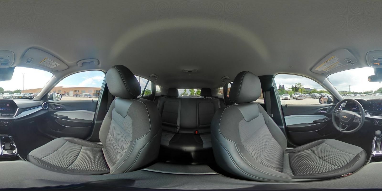 Used 2025 Chevrolet Trax LT FWD image 41