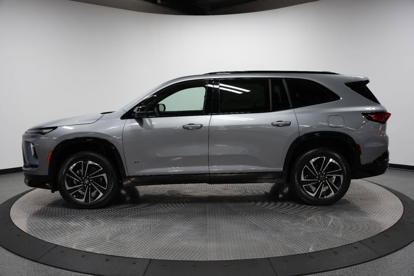 New 2026 Buick Enclave Sport Touring w/ LPO, Floor Liner Package image 5