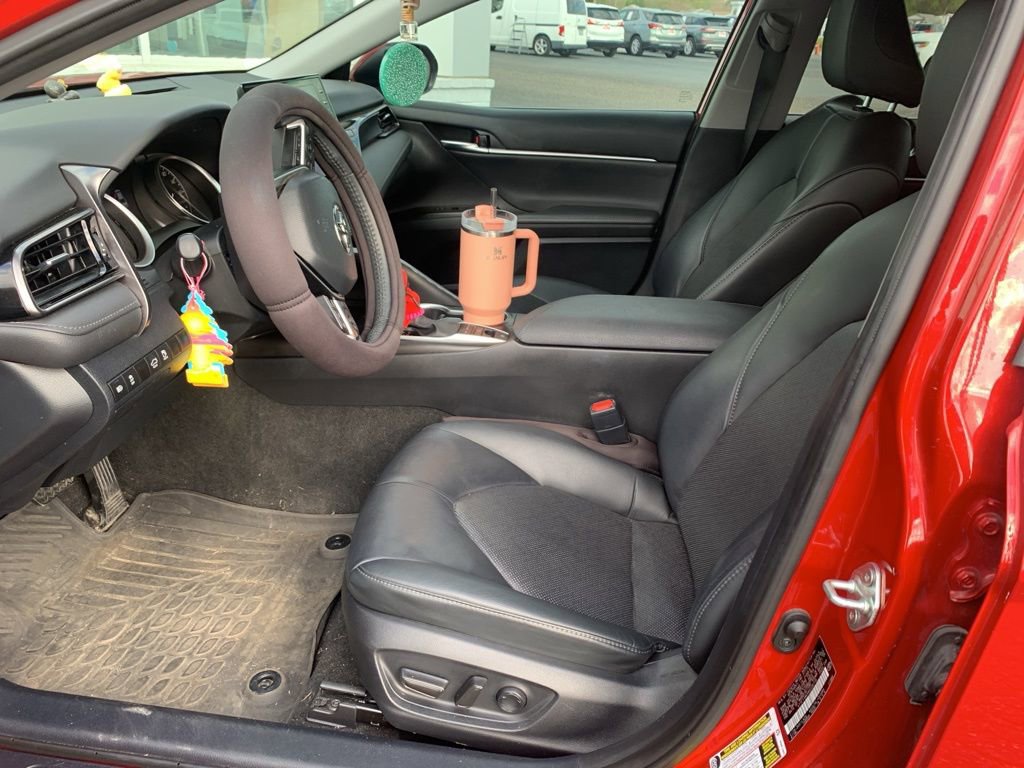 Used 2024 Toyota Camry XLE image 9