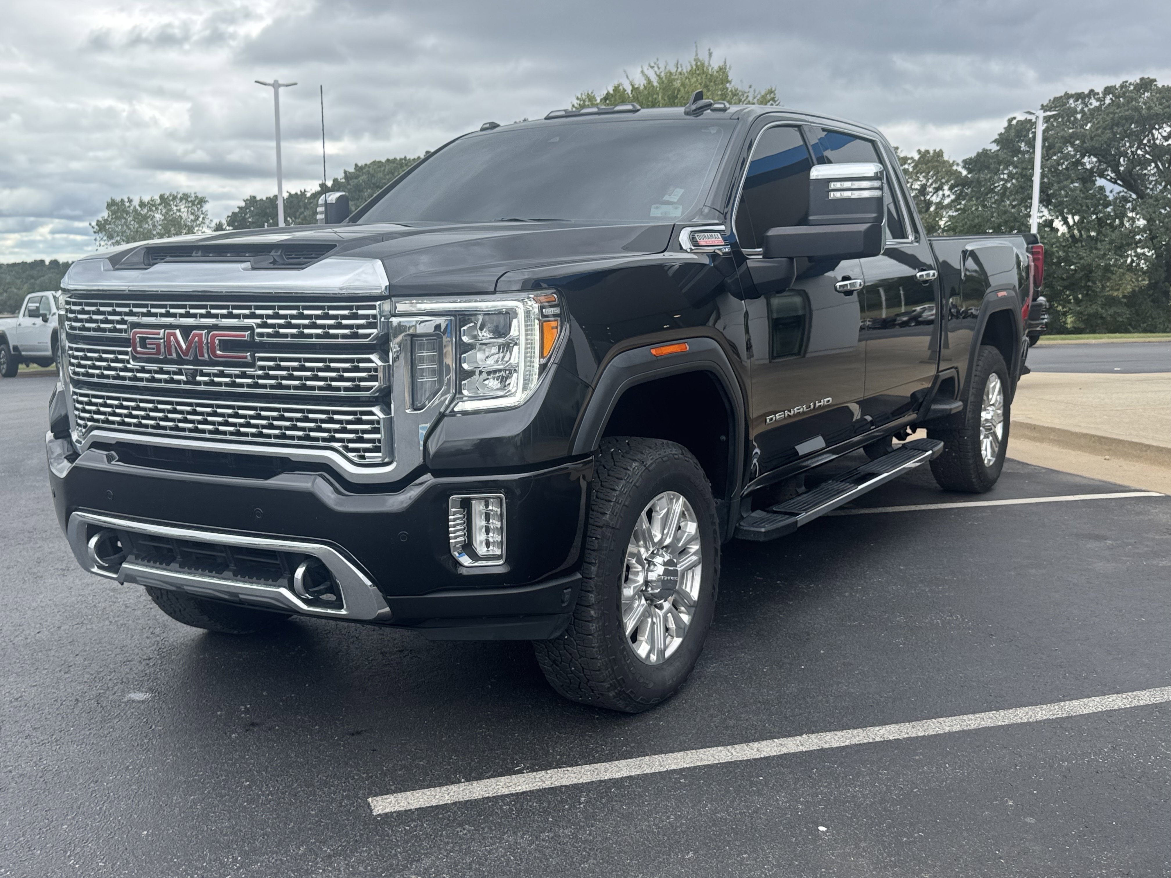 Used 2022 GMC Sierra 2500 Denali image 2