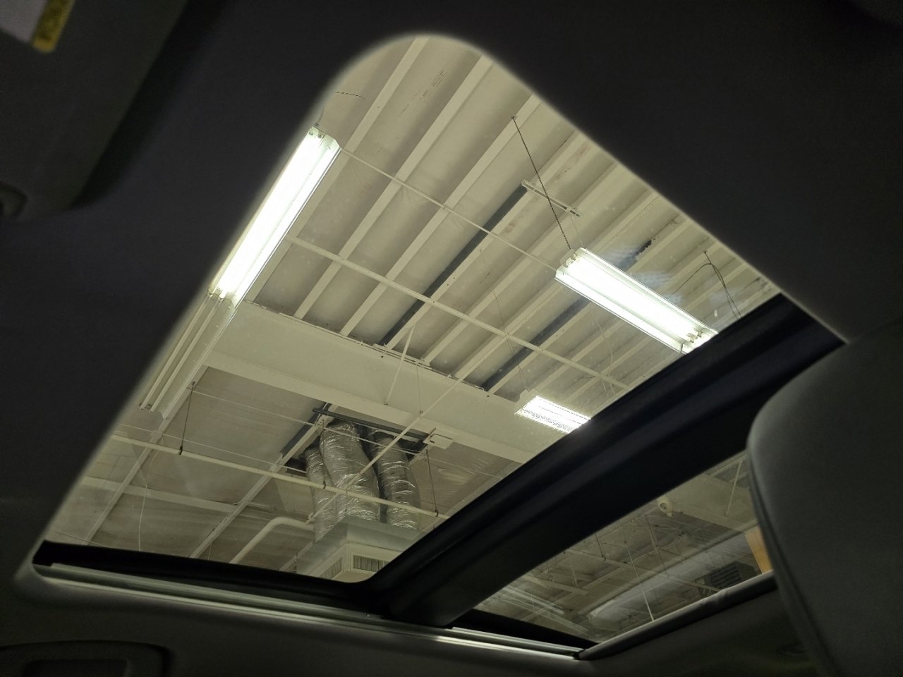 Used 2018 Toyota Camry XLE image 3