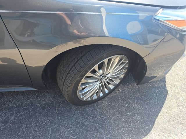 Used 2018 Toyota Avalon Limited FWD image 44