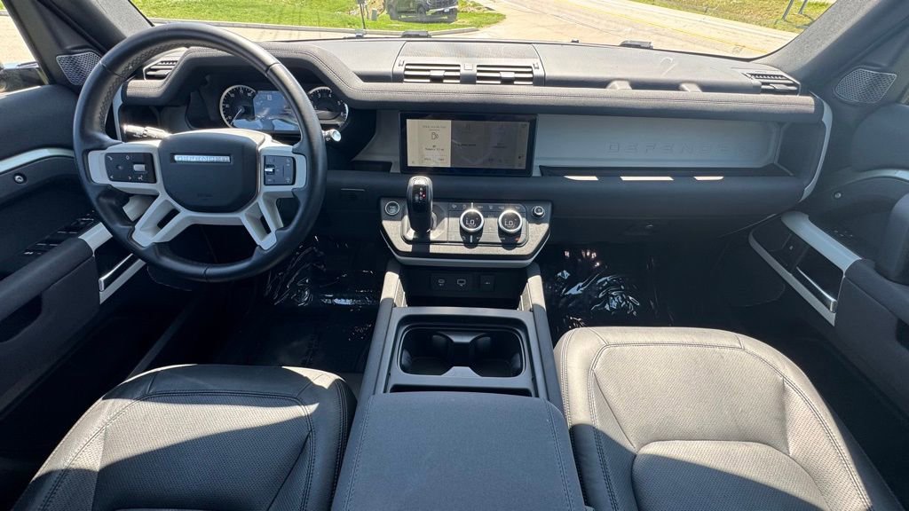Used 2023 Land Rover Defender 110 S image 13