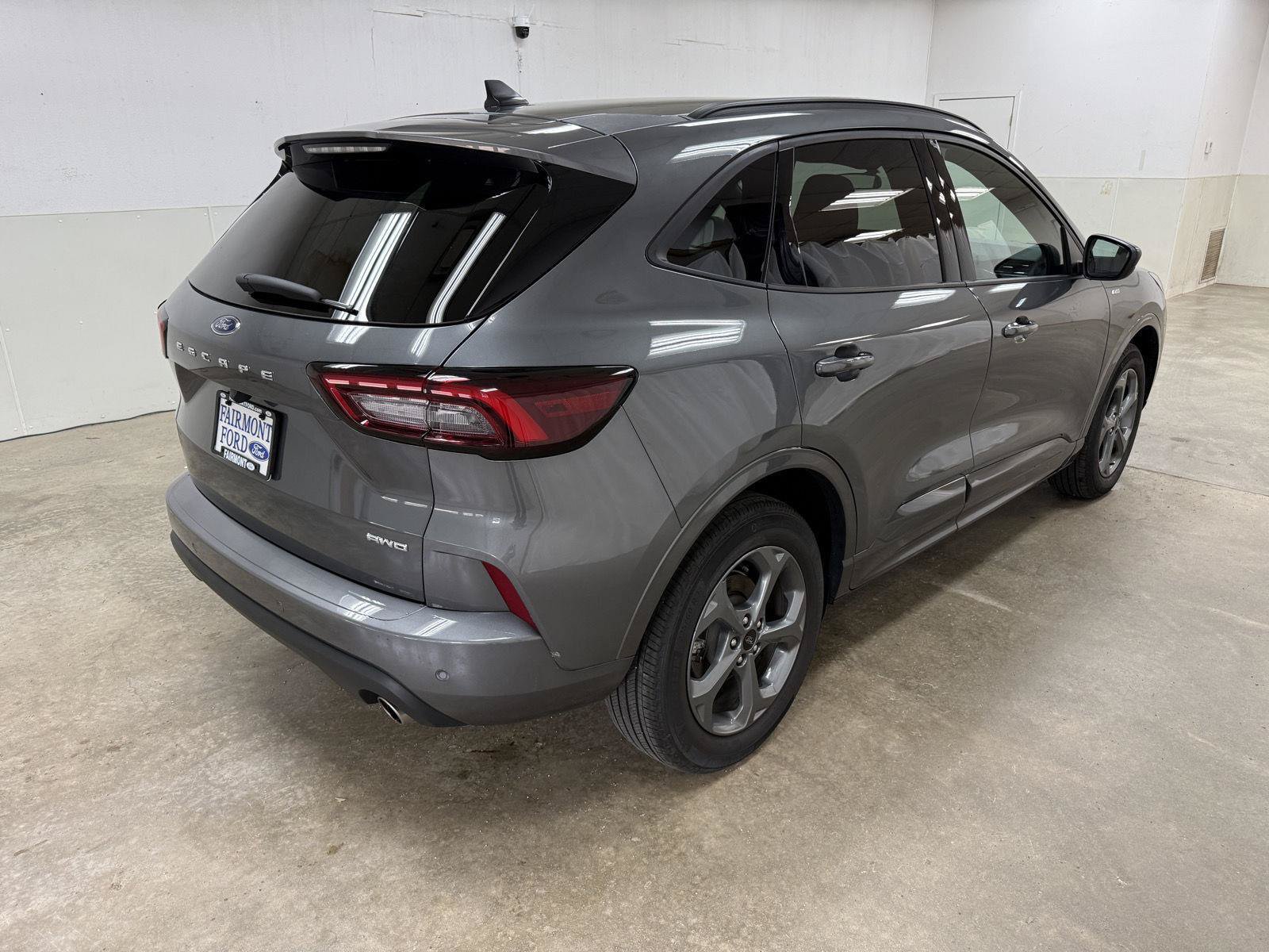 Used 2024 Ford Escape ST-Line w/ Tech Pack #1 AWD/4WD image 7