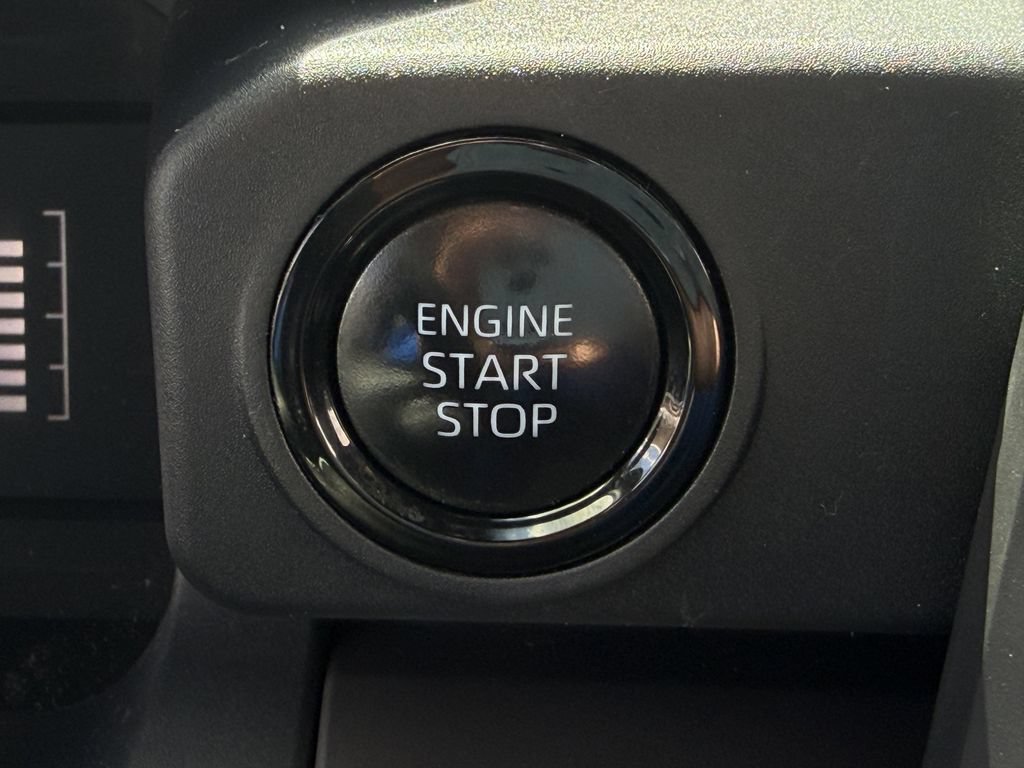 Used 2024 Toyota Tacoma SR5 AWD/4WD image 22