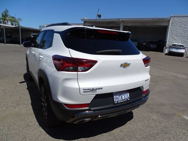 Certified 2023 Chevrolet TrailBlazer ACTIV w/ Sun and Liftgate Package AWD/4WD image 2