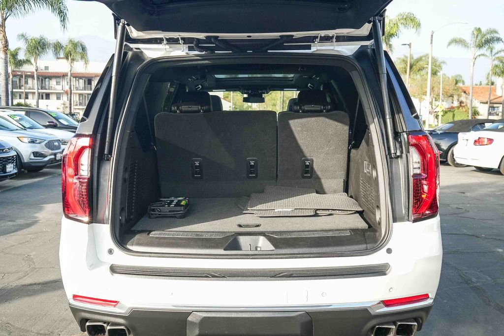 Used 2025 GMC Yukon XL Denali w/ Sun & Power Step Package image 28