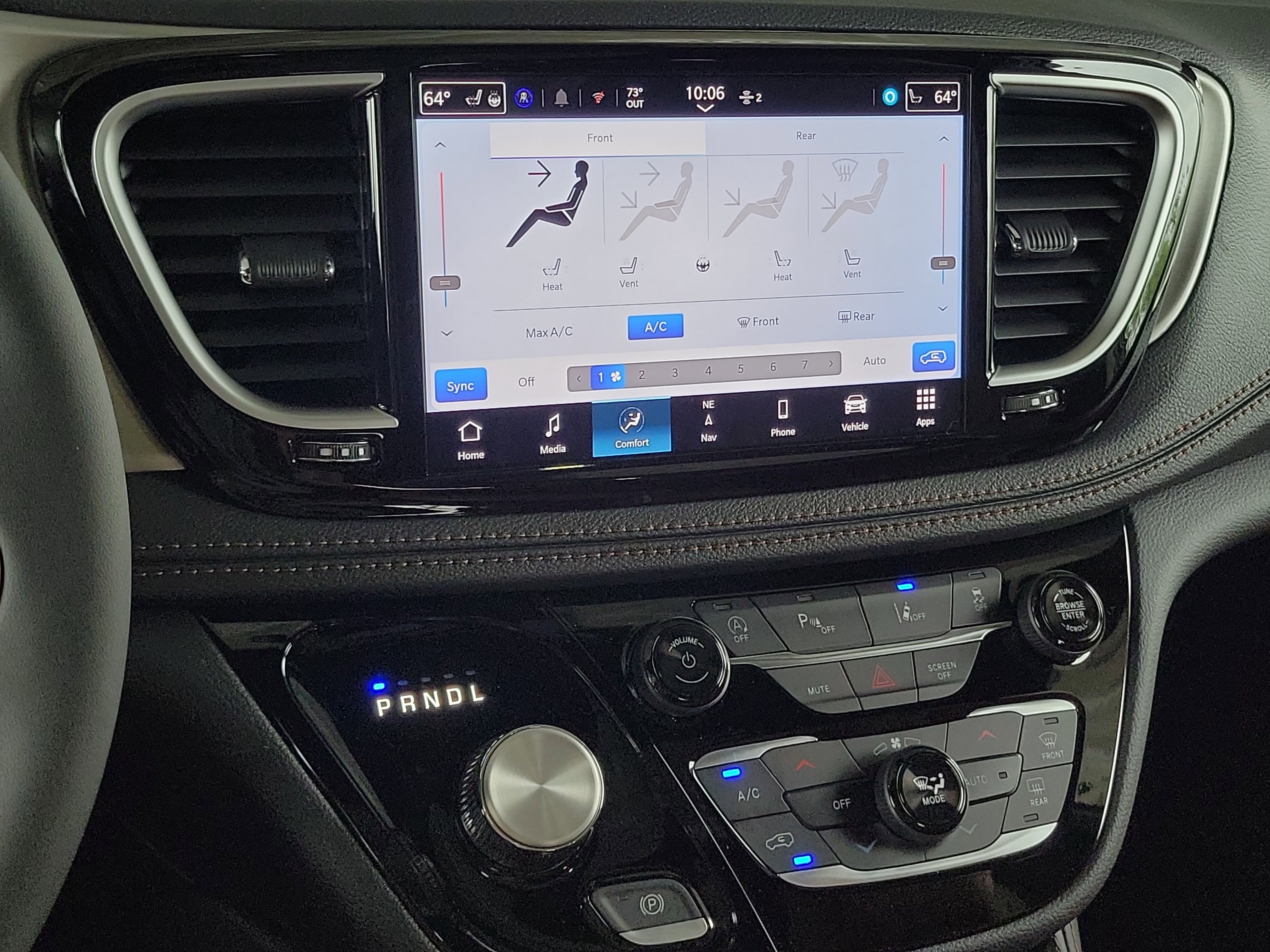 New 2026 Chrysler Pacifica Pinnacle w/ Trailer Tow Group FWD image 29