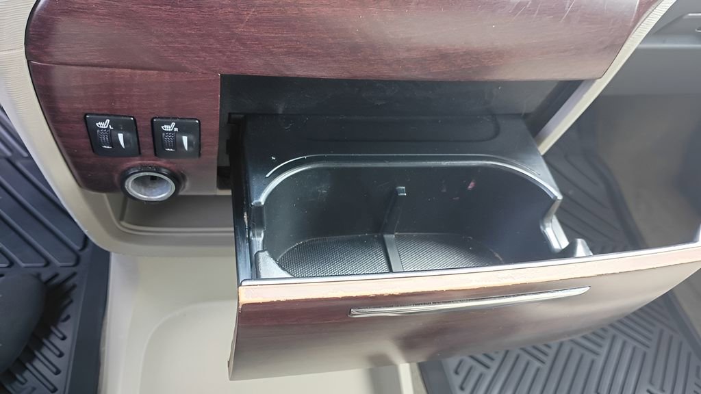 Used 2012 Toyota Sienna XLE FWD image 32