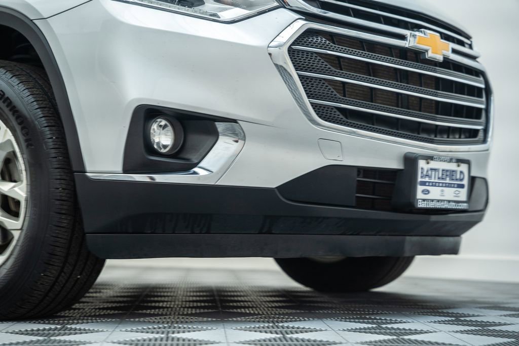 Used 2020 Chevrolet Traverse LT w/ Driver Confidence II Package AWD/4WD image 17
