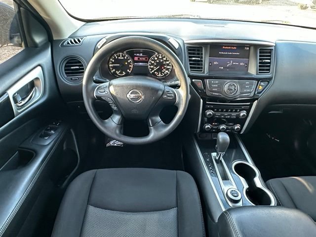 Used 2019 Nissan Pathfinder S AWD/4WD image 28