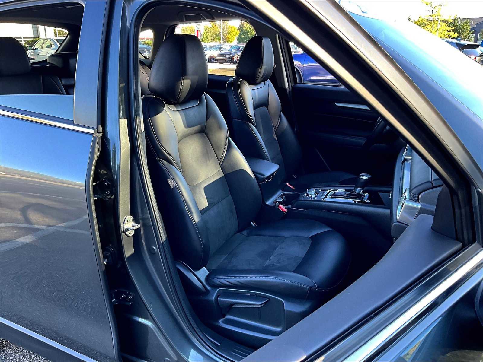 Used 2020 MAZDA CX-5 Touring image 11