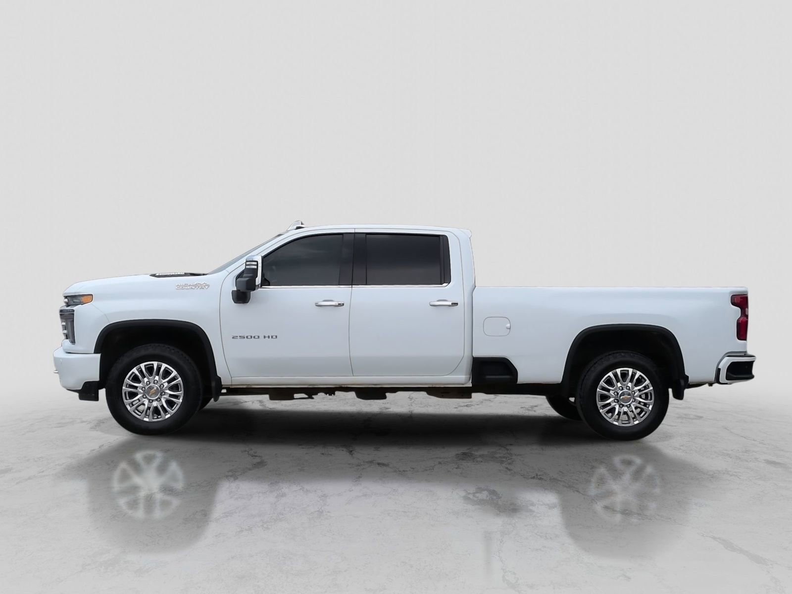 Used 2021 Chevrolet Silverado 2500 High Country w/ Safety Package II image 3