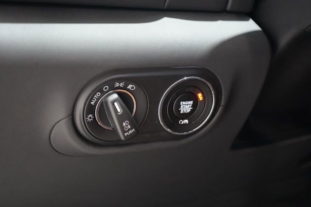 Used 2024 Maserati Levante Trofeo image 20