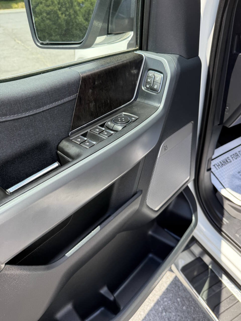 Used 2022 Ford F150 Lariat AWD/4WD image 9