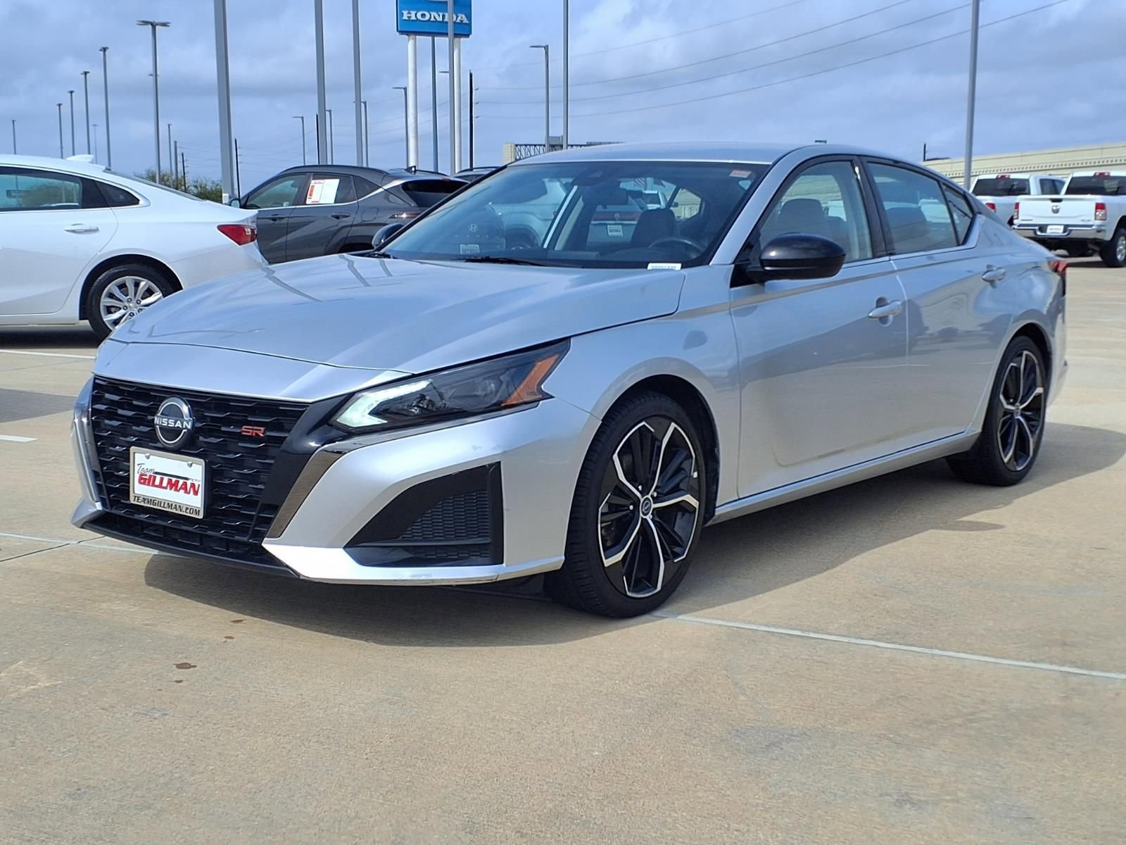 Used 2024 Nissan Altima 2.5 SR image 3