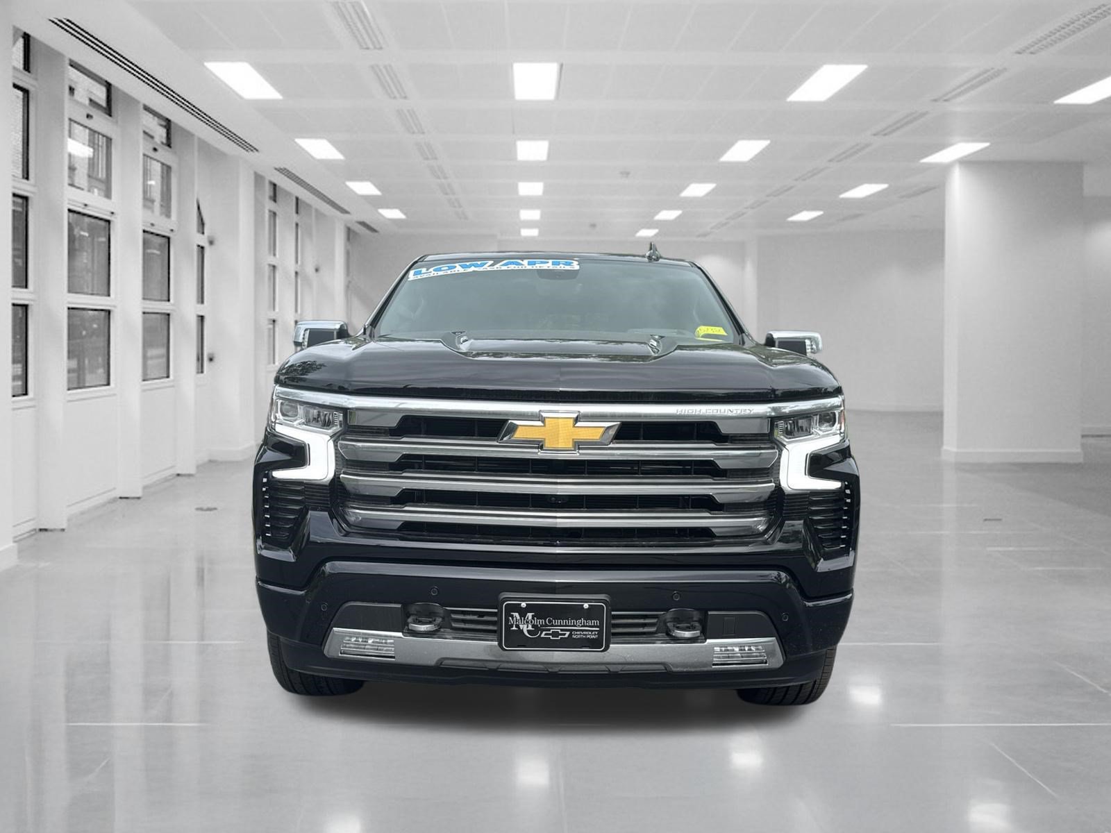 Used 2025 Chevrolet Silverado 1500 High Country AWD/4WD image 2