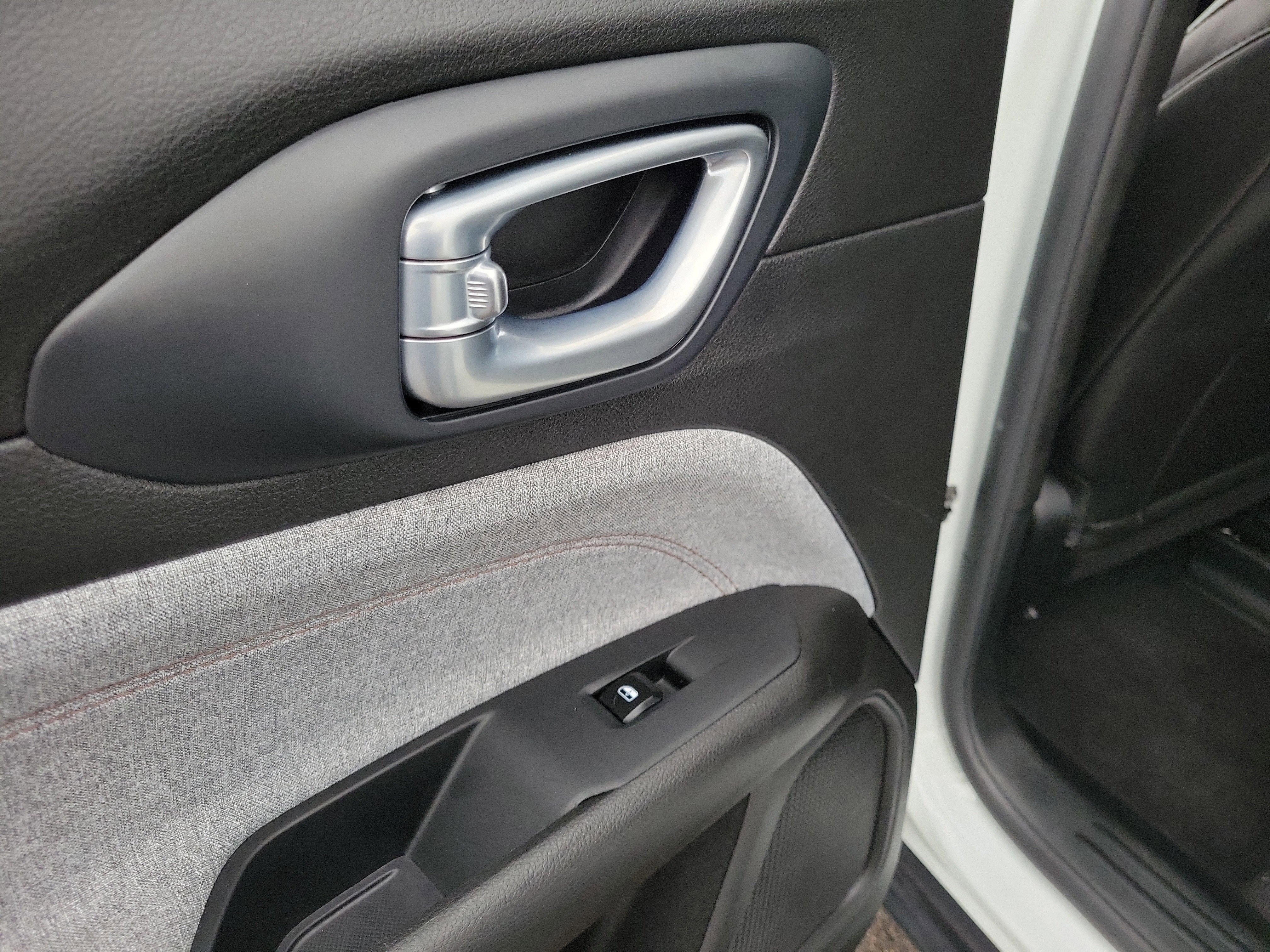 Used 2023 Jeep Compass Latitude image 13