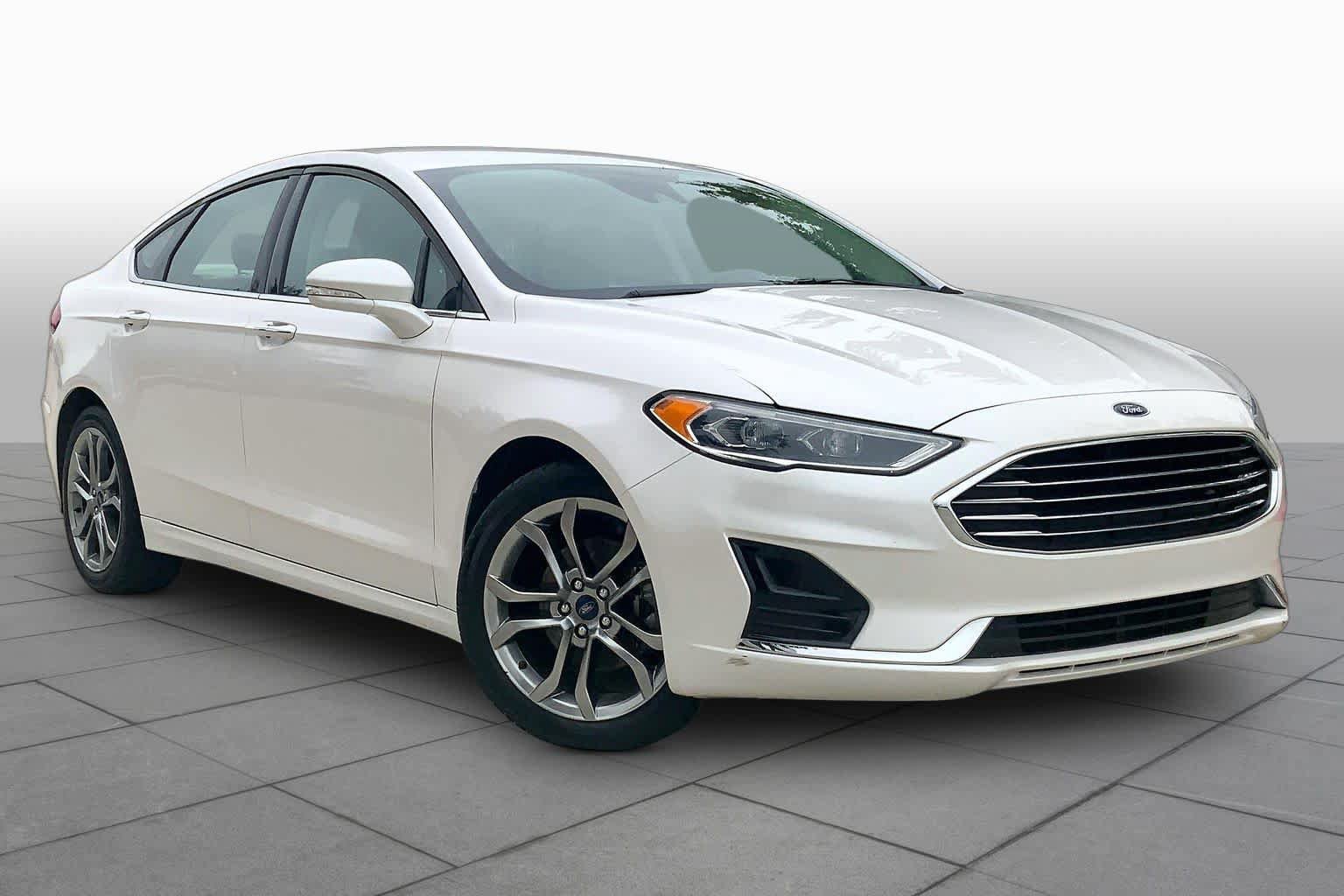 Used 2020 Ford Fusion SEL FWD image 3