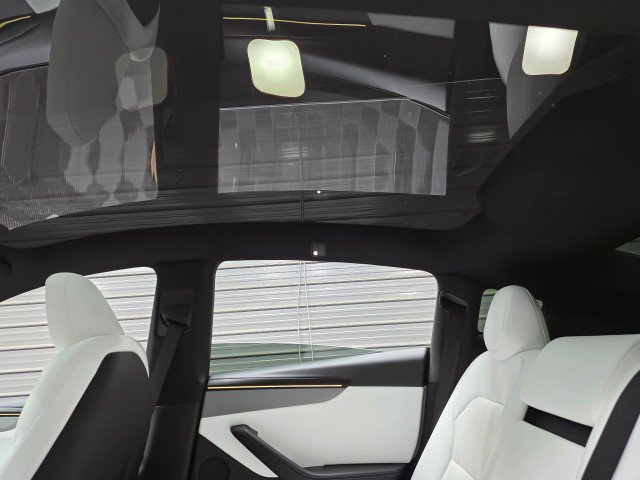 Used 2026 Tesla Model Y Long Range RWD image 21