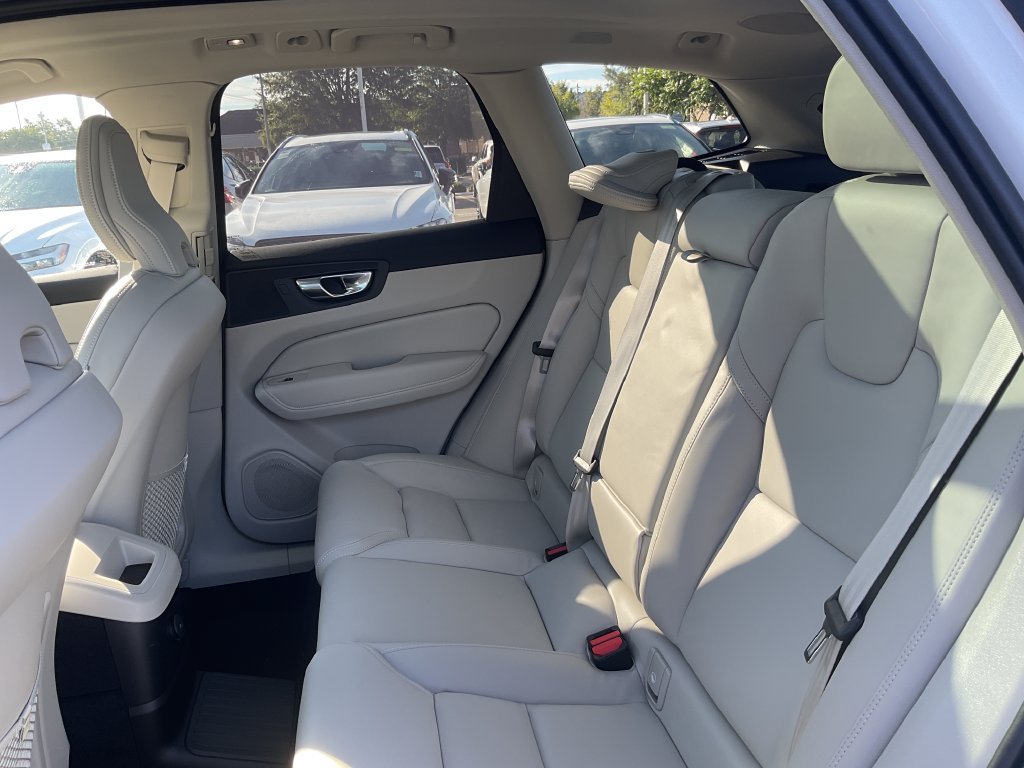 New 2027 Volvo XC60 T8 Ultra AWD/4WD image 14
