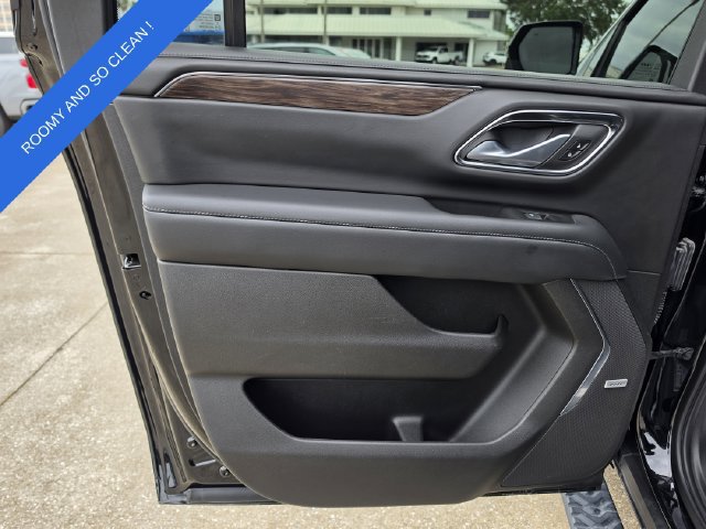 Used 2022 Chevrolet Suburban Z71 w/ Luxury Package AWD/4WD image 14