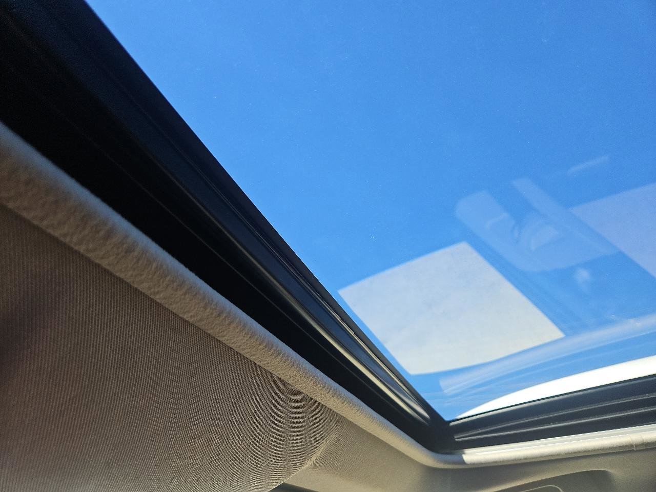 Used 2014 Toyota RAV4 XLE AWD/4WD image 27