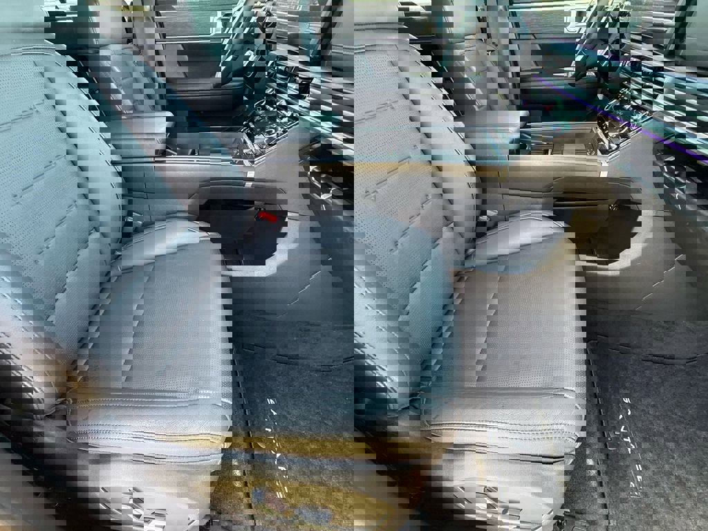 Used 2025 Hyundai Santa Fe Limited image 10