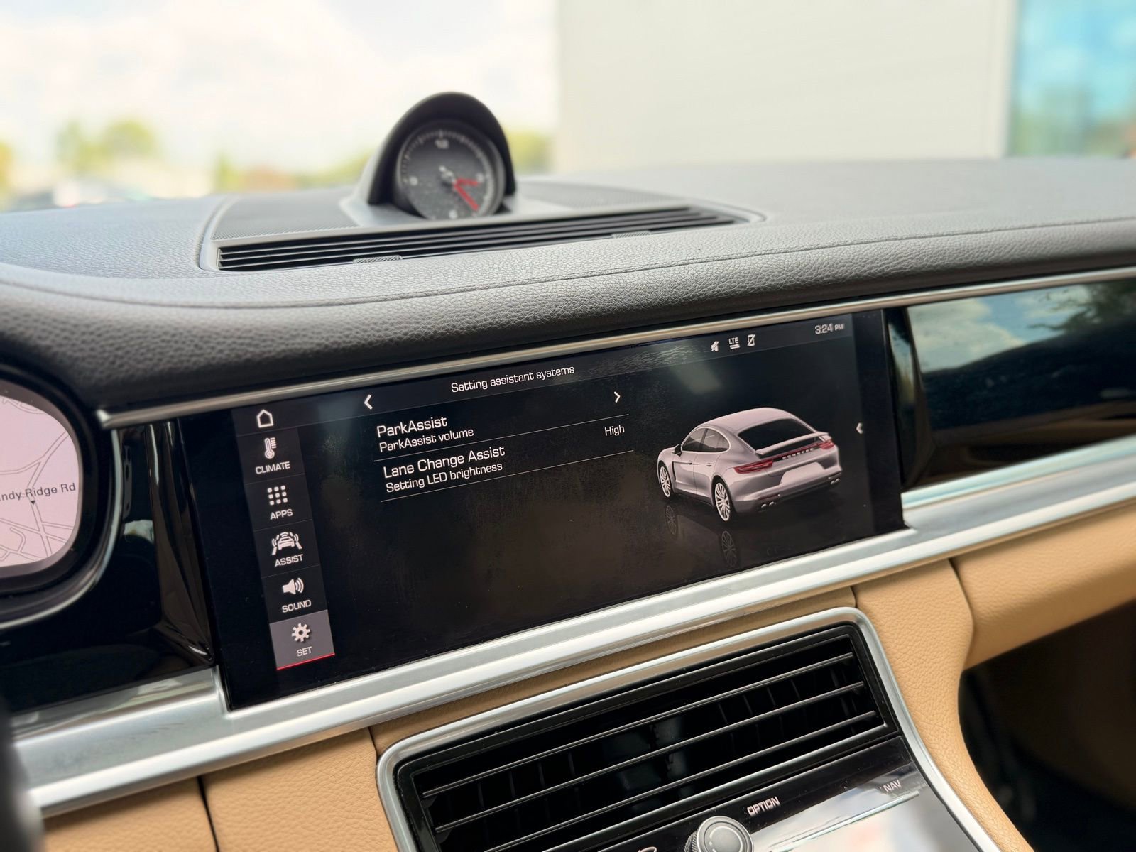 Used 2018 Porsche Panamera 4 image 49