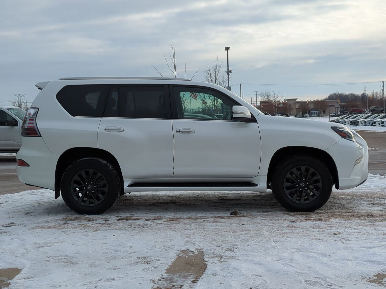Used 2020 Lexus GX 460 Premium w/ Premium Package image 8