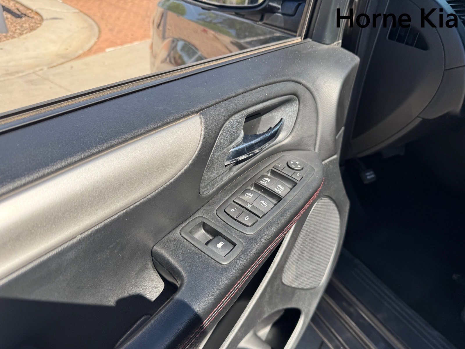 Used 2016 Dodge Grand Caravan R/T image 11