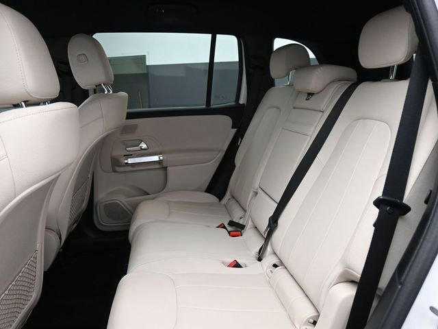 Used 2025 Mercedes-Benz GLB 250 4MATIC image 14