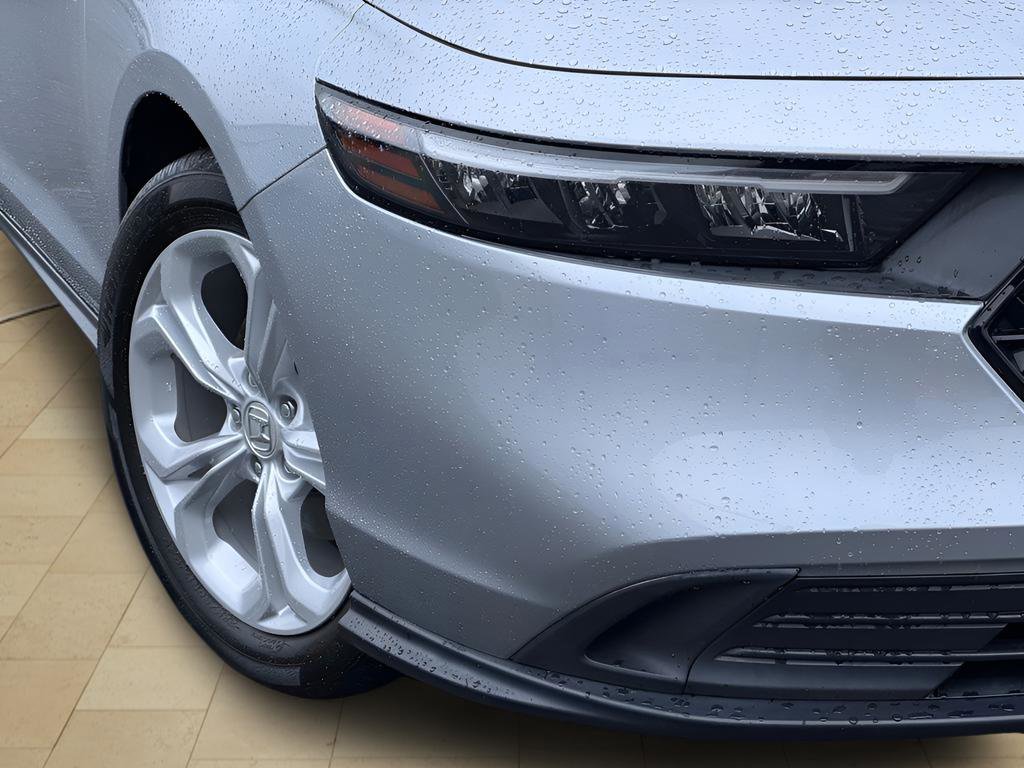 Used 2023 Honda Accord LX image 40