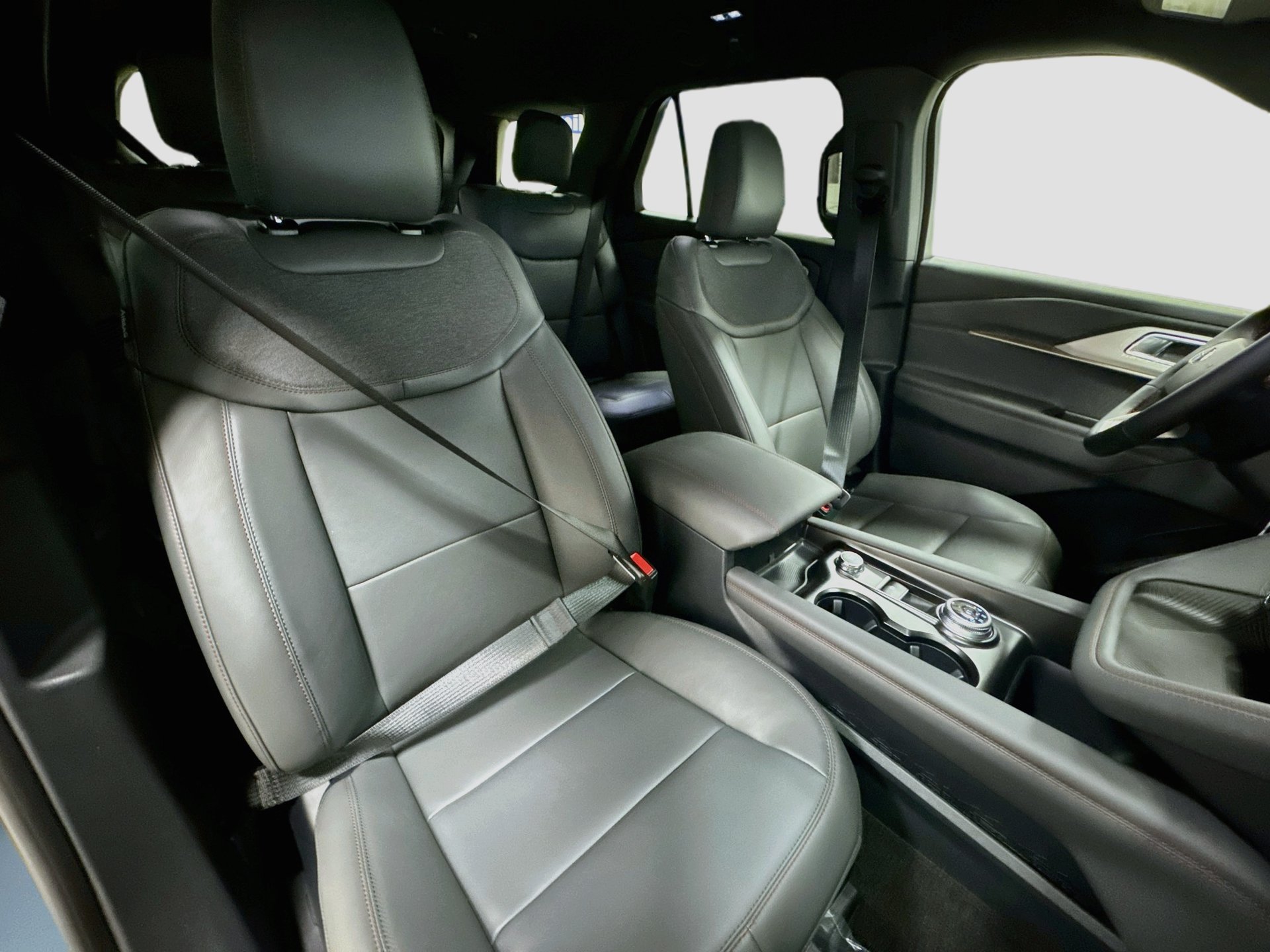 New 2027 Ford Explorer Active w/ Active Comfort Package RWD image 28