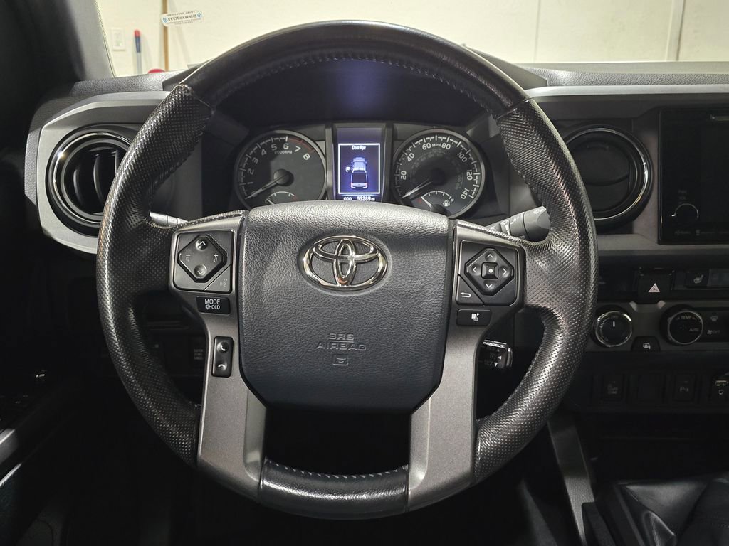Used 2016 Toyota Tacoma TRD Off-Road image 10