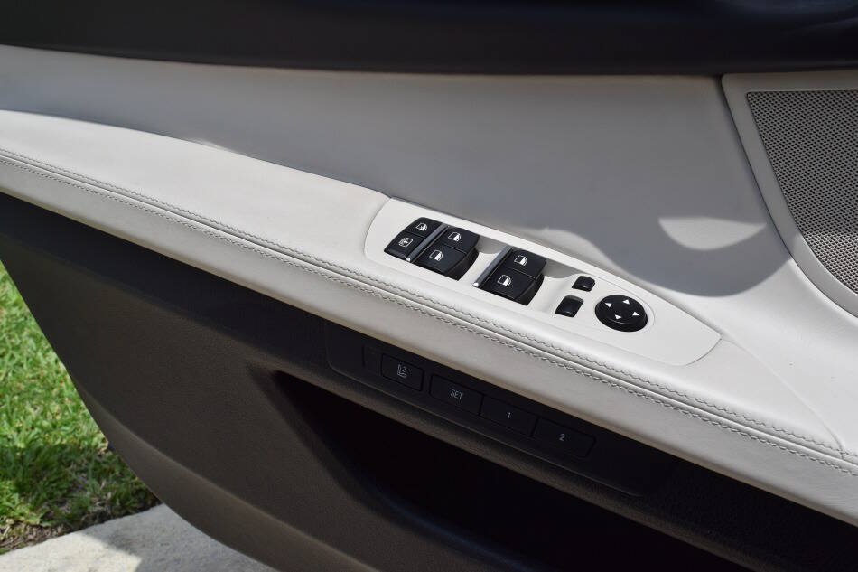 Used 2015 BMW 750i RWD image 75