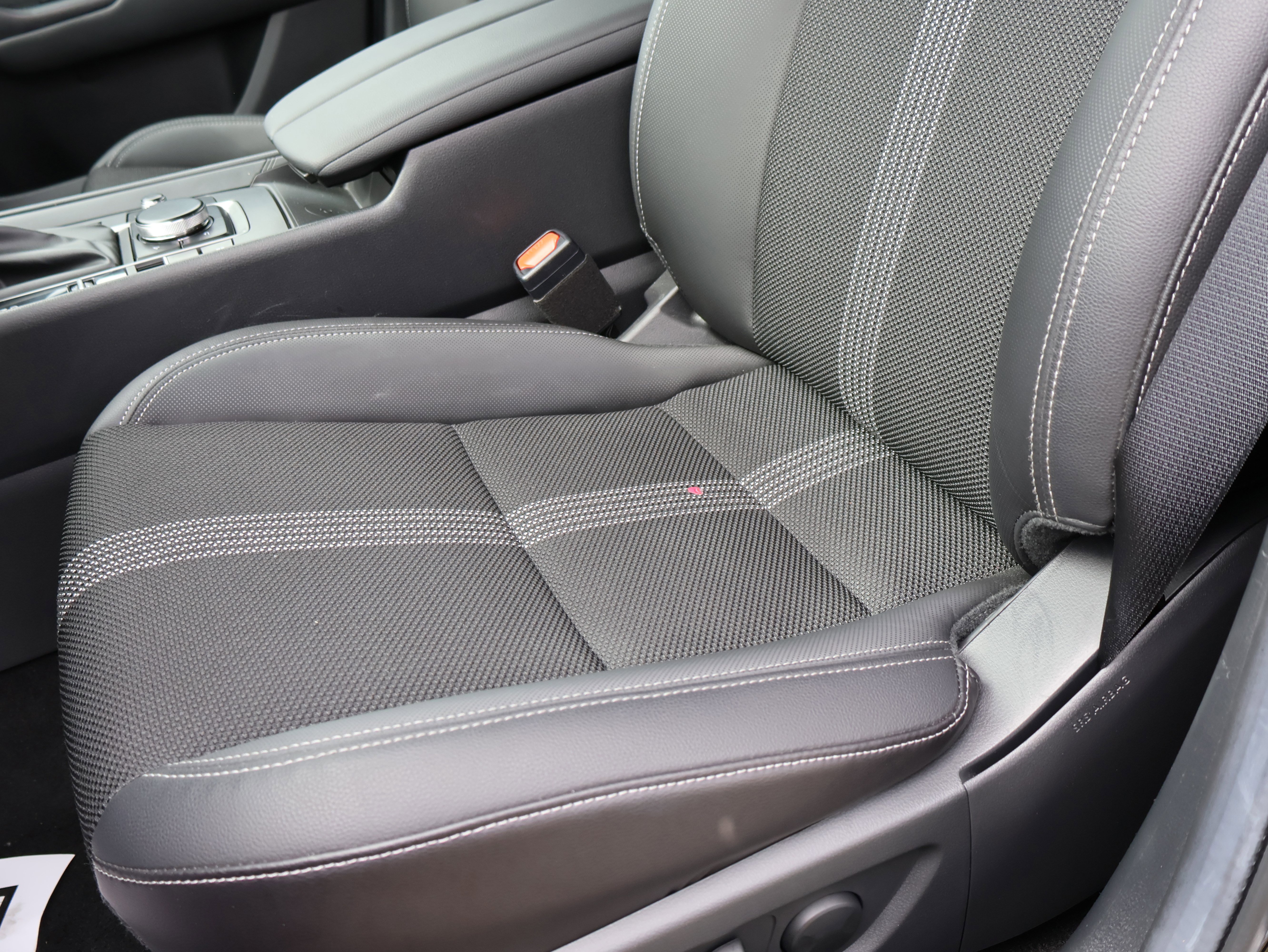 Certified 2025 MAZDA CX-50 2.5 Hybrid w/ Preferred Pkg image 40