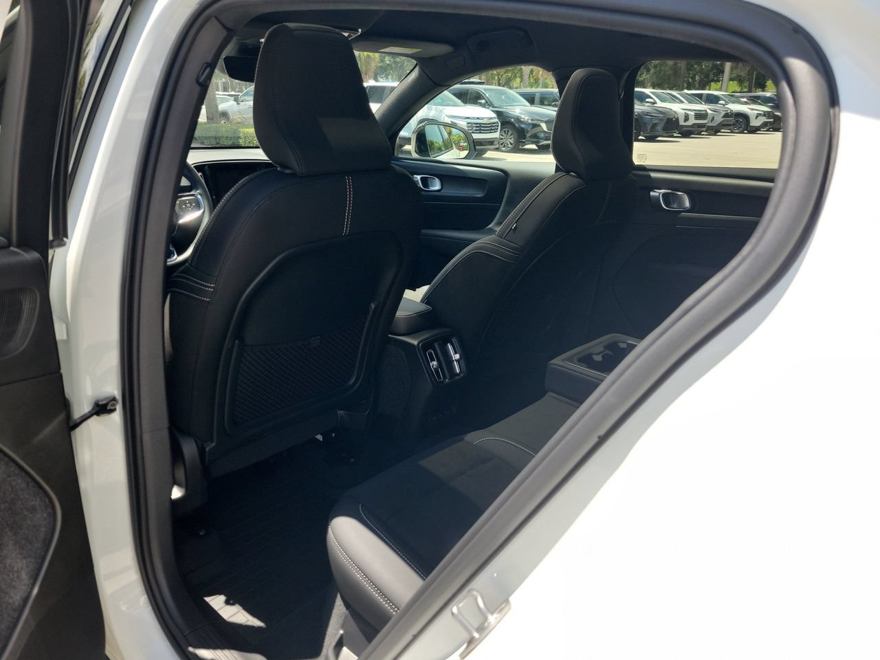 Used 2023 Volvo C40 P8 Recharge Ultimate w/ Protection Package Premier AWD/4WD image 9