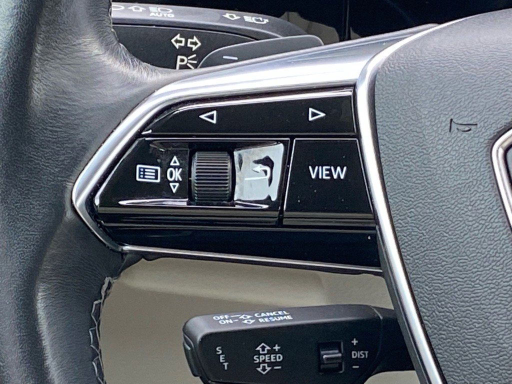 Used 2022 Audi e-tron Premium w/ Convenience Plus Package image 8