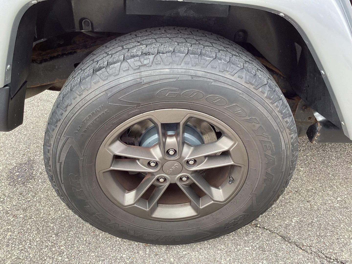 Used 2016 Jeep Wrangler Unlimited Sahara image 37