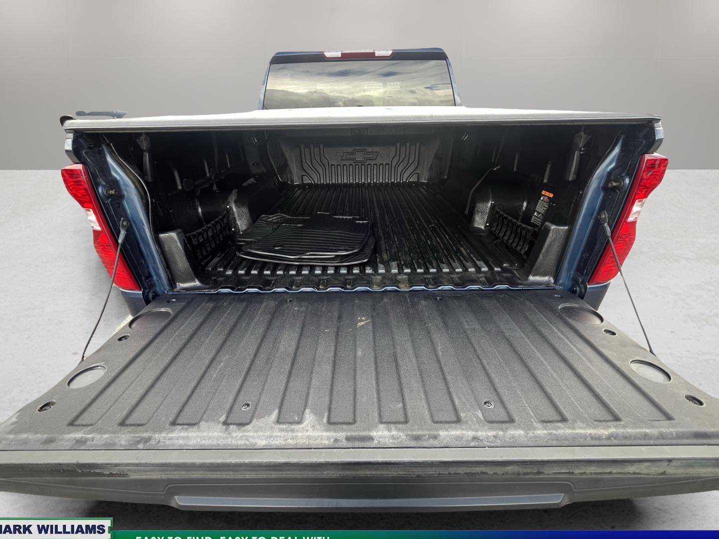 Used 2023 Chevrolet Silverado 1500 LT image 34