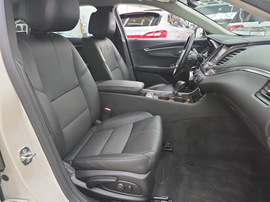 Used 2014 Chevrolet Impala LT w/ Convenience Package FWD image 8