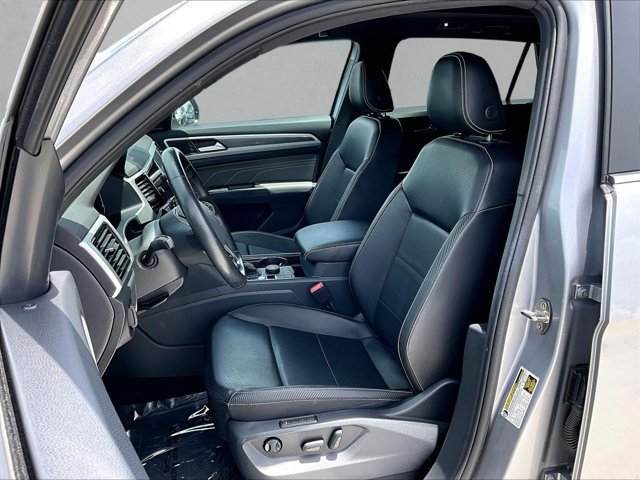 Used 2022 Volkswagen Atlas Cross Sport SEL R-Line AWD/4WD image 27