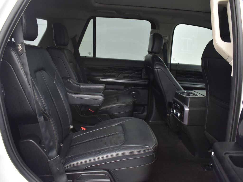 Used 2019 Ford Expedition Platinum image 18