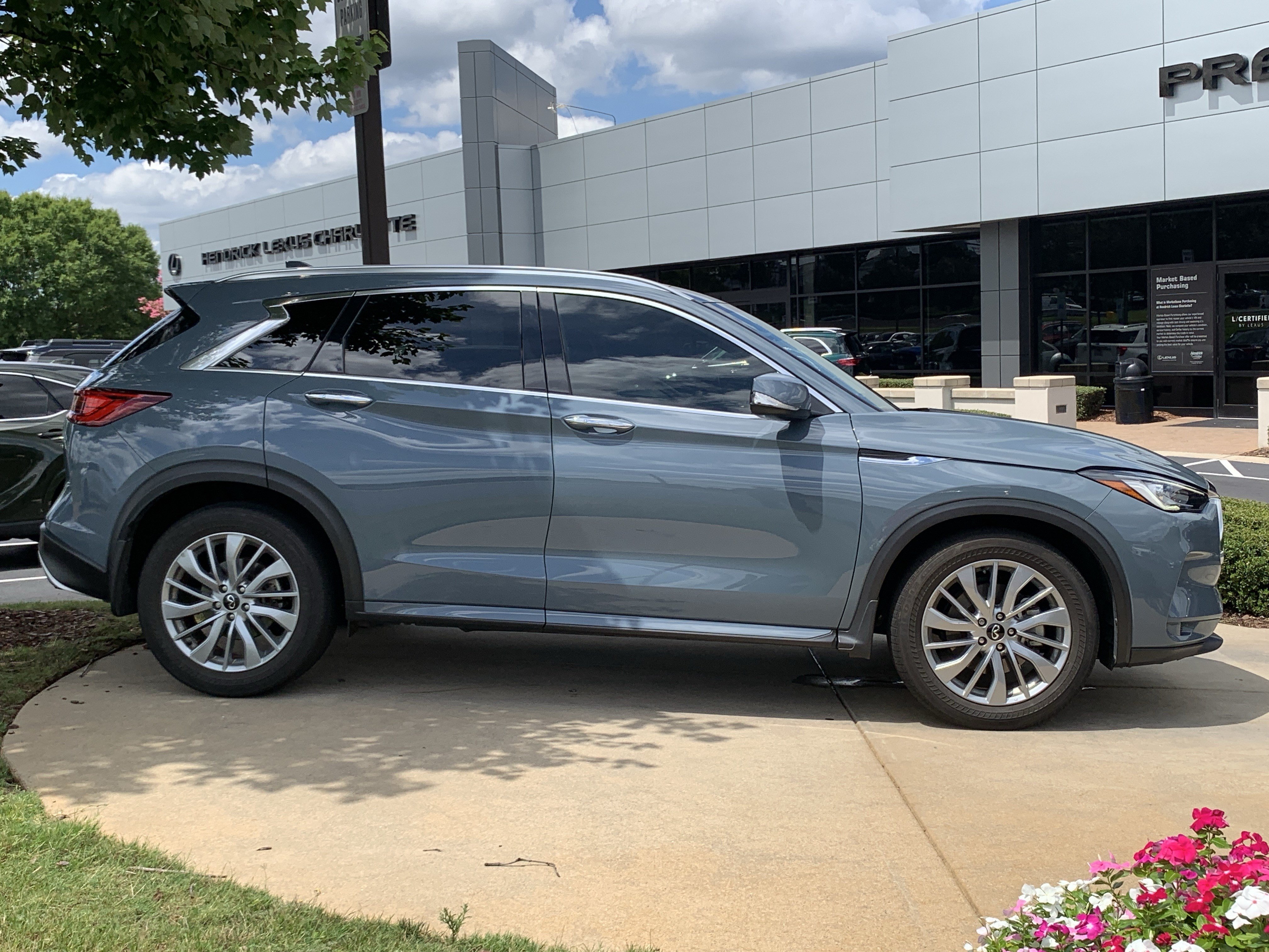Used 2023 INFINITI QX50 Luxe FWD image 12