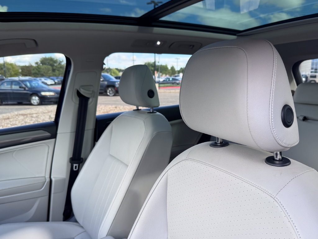 Used 2022 Volkswagen Tiguan SE w/ Panoramic Sunroof Package AWD/4WD image 21