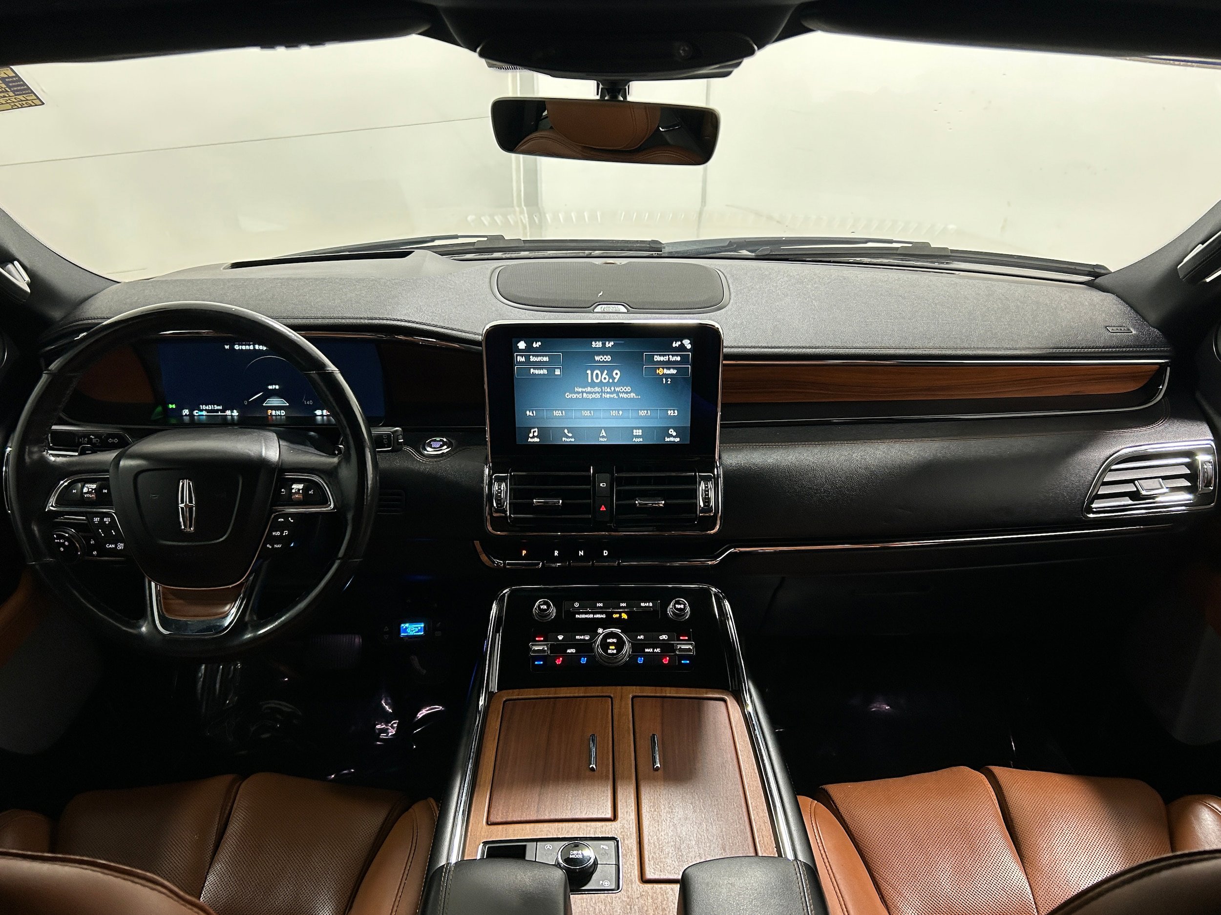 Used 2019 Lincoln Navigator Reserve image 14