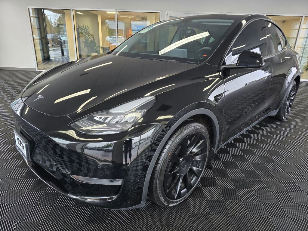 Used 2021 Tesla Model Y Long Range image 8